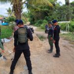 Antusias Brimob dan TNI Bantu Masyarakat Pantai Amal Tarakan