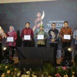 Gubernur Zainal Raih Penghargaan Kategori Percepatan Infrastruktur dari Tempo Media