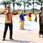 Kapolda Menari ‘Pinang Sendawar’ di Perayaan HUT Bulungan dan Tanjung Selor