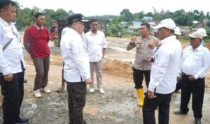 Tinjau Jalan Shortcut Bypass Pasar Sepaku, Marbun: bisa Urai Kemacetan