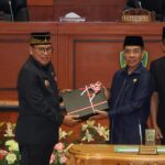 Hadiri Sidang Paripurna DPRD, Pj Bupati PPU Makmur Marbun Sampaikan LKPj hingga Jawab Raperda Inisiatif Dewan
