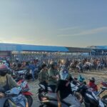 Antrean Panjang di Pelabuhan Penyeberangan Klotok  Penajam, Pemudik Pilih Pulang Sore Hari
