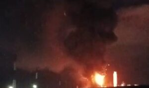 Kilang Balikpapan Indonesia Terbakar, Jalan Yos Sudarso Ditutup