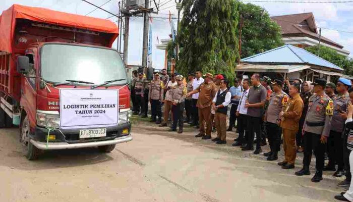 Pj Bupati PPU Lepas Logistik Pilkada 2024, Pastikan Distribusi Aman dan Tepat Waktu