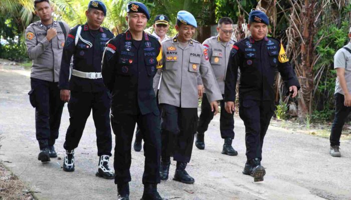 Tersentuh Kisah Dani, Dansat Brimob Polda Kaltara Angkat 11 Bersaudara Jadi Anak Asuh