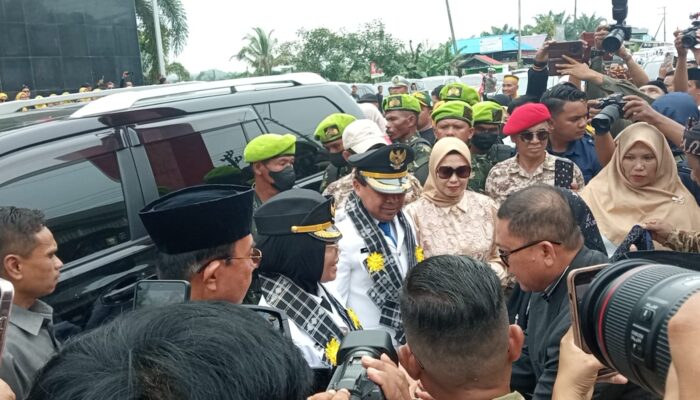 Wali Kota dan Wakil Wali Kota Bontang Kembali dari Magelang Disambut Meriah Warga