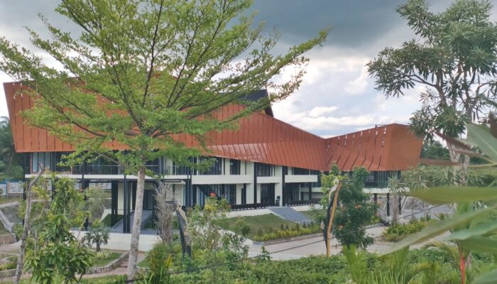 Waspada Cuaca Peralihan Musim di Kaltim, Puting Beliung hingga Gelombang Tinggi Selat Makassar