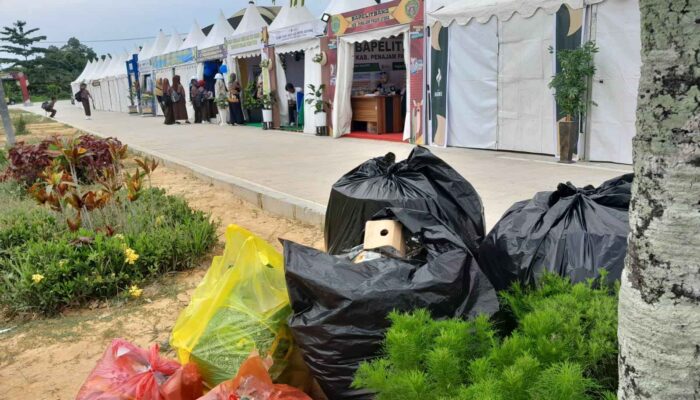 DLH PPU Bersihkan Area Pameren Pembangunan, Imbau Masyarakat Peduli Sampah