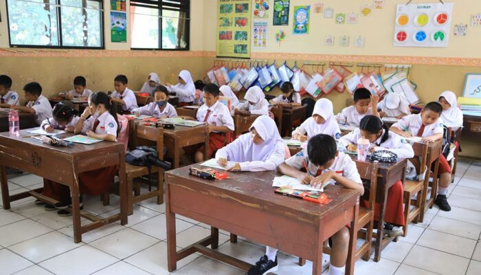 Alasan MK Putuskan Pendidikan SD-SMP Negeri dan Swasta Digratiskan 
