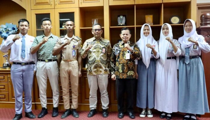 6 Pelajar Terbaik PPU Dikirim Ikuti Seleksi Paskibraka Tingkat Provinsi dan Nasional 2025