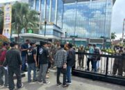 Mahasiswa AMAK Kaltim Demo di Kantor Gubernur, Tuntut Usut Dugaan KKN dan Fee Proyek