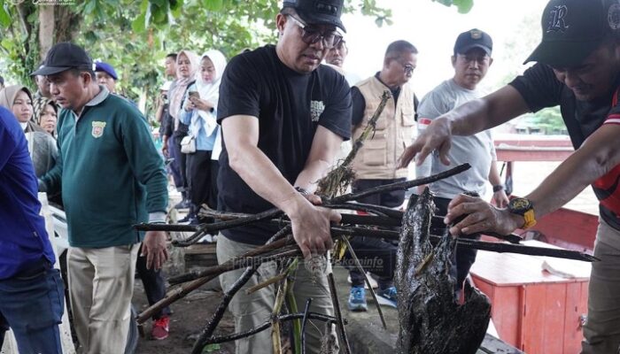 Wali Kota Samarinda Pimpin Gerakan Perahu Ketinting, Ajak Warga Tangkal Banjir dan Jaga Sungai