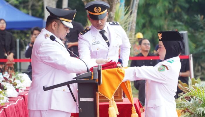 Upacara HUT RI ke-80 di PPU Jadi Momentum Penyaluran Bantuan Pendidikan dan Sosial