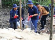 Bupati Mudyat Noor Pimpin Coastal Clean Up di Pantai Nipah-Nipah, Ajak Warga Jaga Pesisir PPU