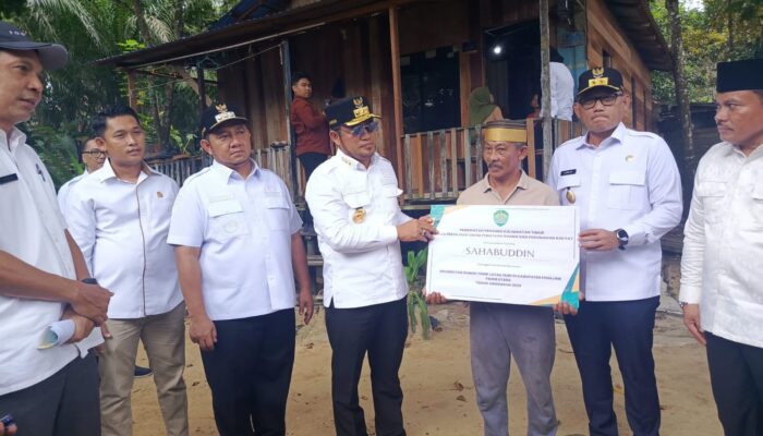 Rumah Panggung Sahabudin, Warga Kelurahan Gersik Kecamatan Penajam Dapat Bantuan Rehabilitasi