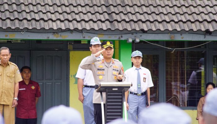 Kapolres Kutim Ajak Pelajar SMAN 1 Sangatta Bermimpi Besar dan Bijak Bermedsos