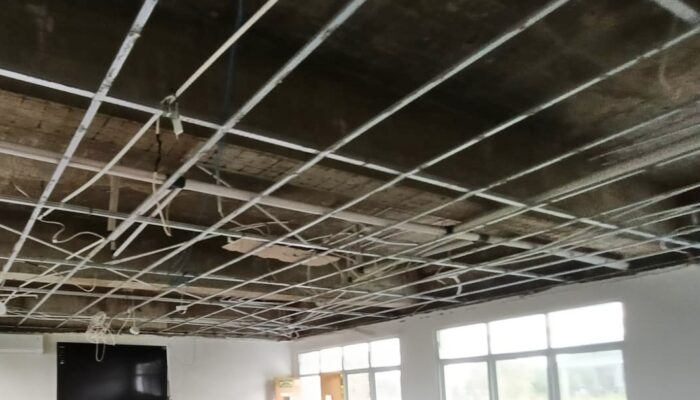 Plafon Laboratorium Farmasi Unmul Samarinda Ambruk, Kampus akan Perbaikan Total