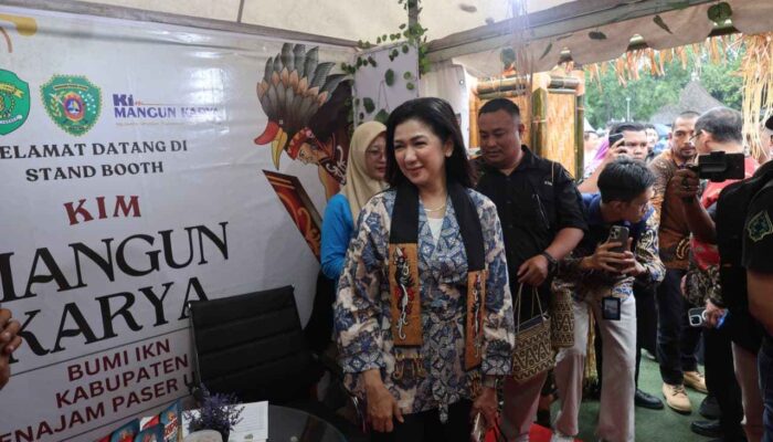 ‎Dirjen IKP Kemenkominfo Kunjungi Booth KIM Mangun Karya di KIM Festival 2025, Budaya Paser dan UMKM PPU Jadi Sorotan