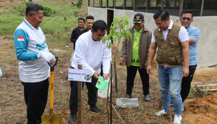 Dorong Ekonomi Hijau, Bupati Mudyat Noor Luncurkan Kampung Buah di Sepaku