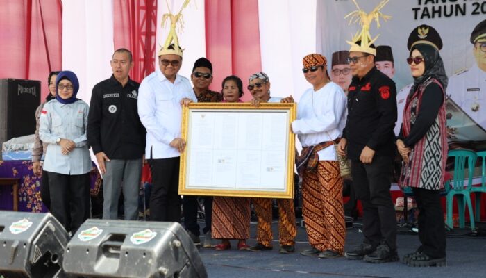 SK Hukum Adat dan Jalan Mulus, Komitmen Kukar untuk Setahun Kota Bangun Darat Berdiri
