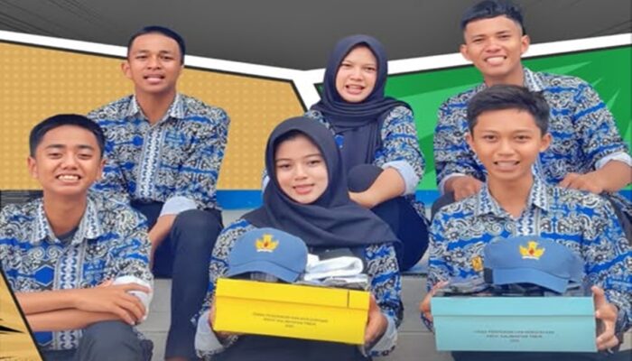 Gubernur Rudy Mas’ud Salurkan 63 Ribu Lebih Paket Seragam Sekolah Gratis di Kaltim