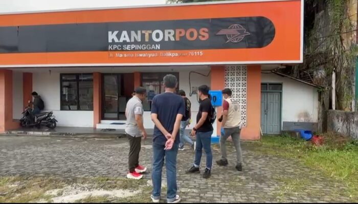 Warga Sepinggan Digegerakan Pria Tergeletak Depan Kantor Pos Balikpapan, Diduga Korban Pencurian