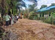 Hujan dan Proyek Perparah Jalan SMPN 23 Petung, Perbaikan Sementara Dilakukan
