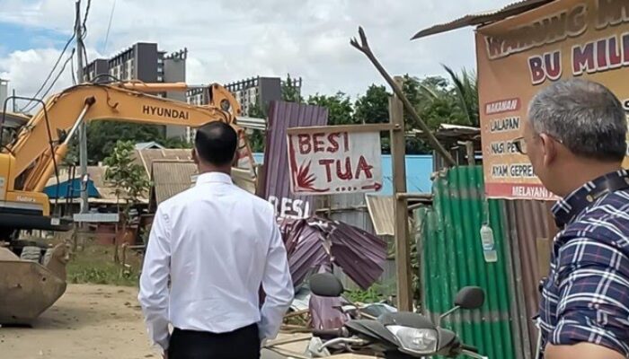 Jaga Ketertiban IKN, Otorita Bongkar 39 Lapak Besi Tua dan 18 Warung Tuak Ilegal