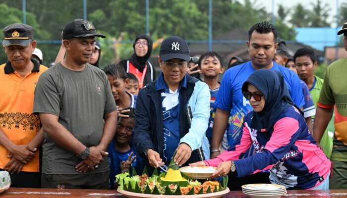 Lapangan Bola Waru Resmi Beroperasi, Syahrudin: Manfaatkan dan Rawat Bersama