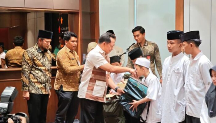 Gubernur Kaltim Harum dan Mendagri Tito Santuni Anak Yatim, Perkuat Sinergi Menuju Indonesia Emas 2045