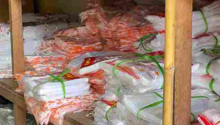 Harga Plastik Naik, Pedagang Tetap Beli karena Kebutuhan