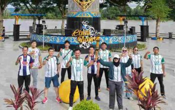 Kirab Obor Porwada II Tiba di Tanjung Selor, Bangkitkan Semangat Kontingen PWI Bulungan Menuju Nunukan