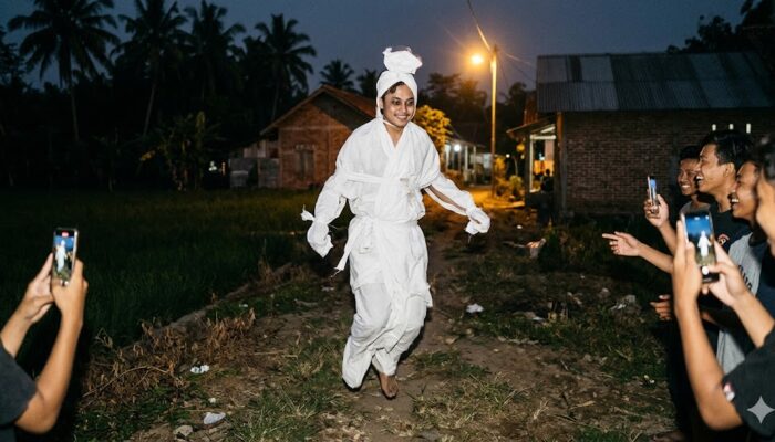 Perpura-pura Jadi Pocong dan Resahkan Pengendara, Sejumlah Anak di Api-api PPU Diamankan Polisi