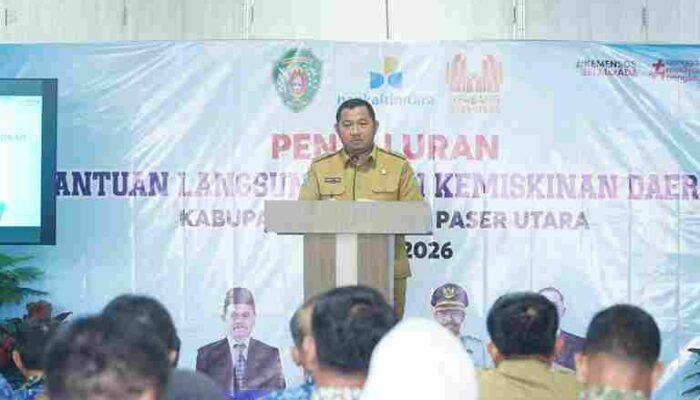 Bupati Mudyat Noor Serahkan BLT Kemiskinan Daerah, 405 Keluarga di PPU Terima Rp1,62 Juta‎