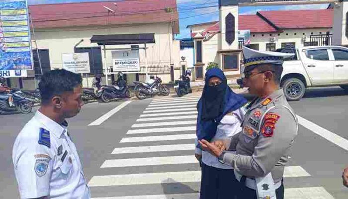 Dishub Kubar Perbarui Zebra Cross dan Marka Jalan, Keselamatan Pengguna Jalan Jadi Prioritas