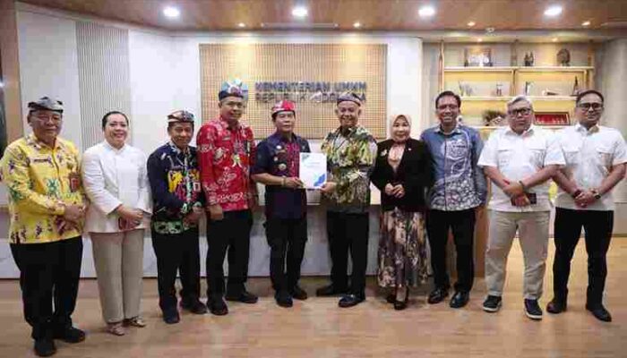 Perjuangkan UMKM Naik Kelas, Gubernur Zainal Bawa 9 Program Strategis ke Kementerian‎