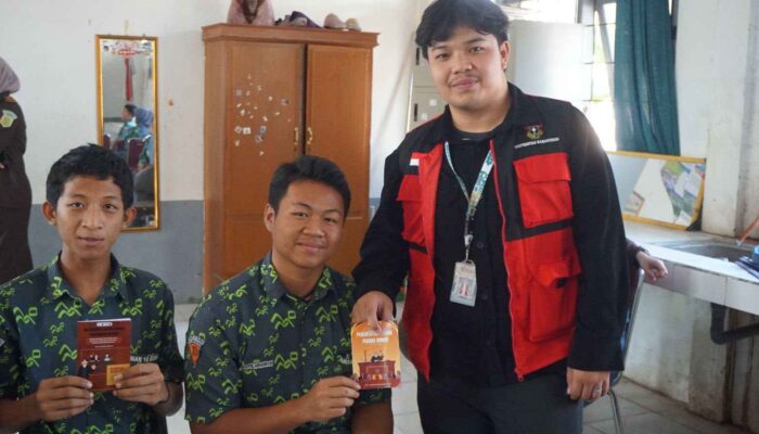 Mahasiswa KKN Unhas Luncurkan Buku Saku Penuntutan Pidana, Permudah Masyarakat Pahami Proses Hukum
