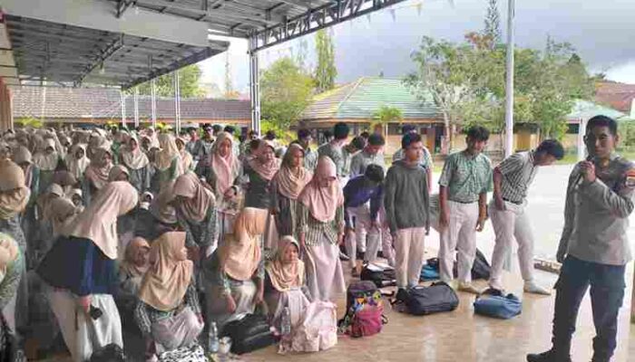 Polsek Penajam Sosialisasi ke Sekolah, Ajak Pelajar Siapkan Diri Jadi Anggota Polri 2027