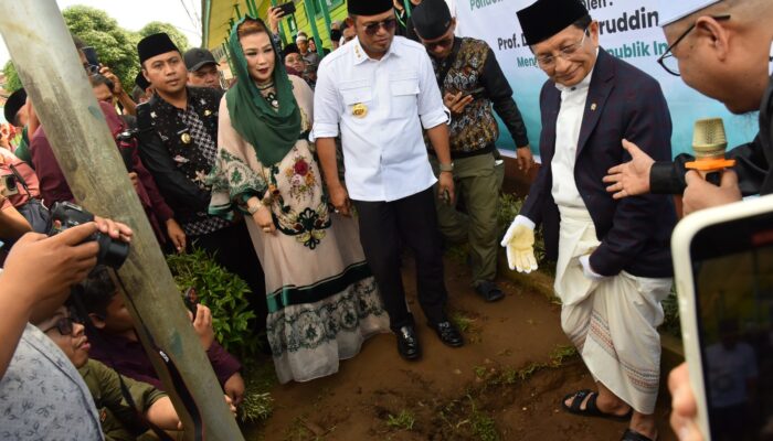 Tonggak Baru Pendidikan Islam di Kutai Barat, Menag RI Letakkan Batu Pertama Pembangunan Gedung Madrasah PP Assalam