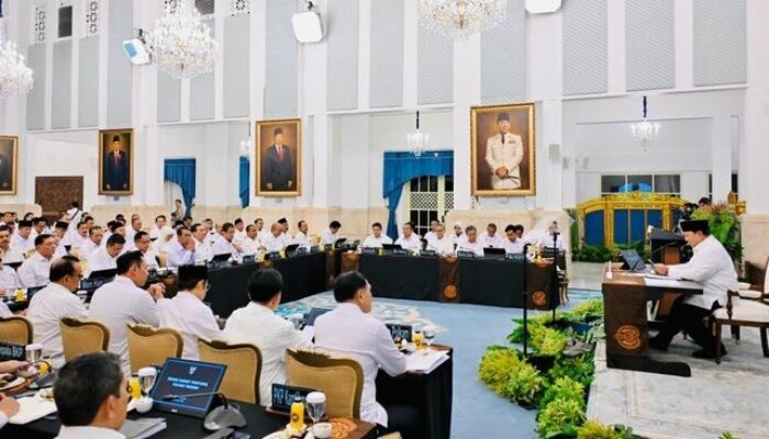 Mensesneg Buka Suara soal Posisi Duduk Prabowo dan Gibran di Sidang Kabinet: Murni Kebutuhan Teknis
