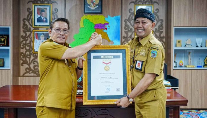 Wagub Kaltara Ingkong Ala Raih Penghargaan Tokoh Inspiratif Indonesia dari SMSI, Dinilai Bersinergi dengan Media