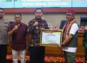 Korban Banjir Kutai Barat Terima Bantuan BNPB, Bupati Minta Disalurkan Tepat Sasaran