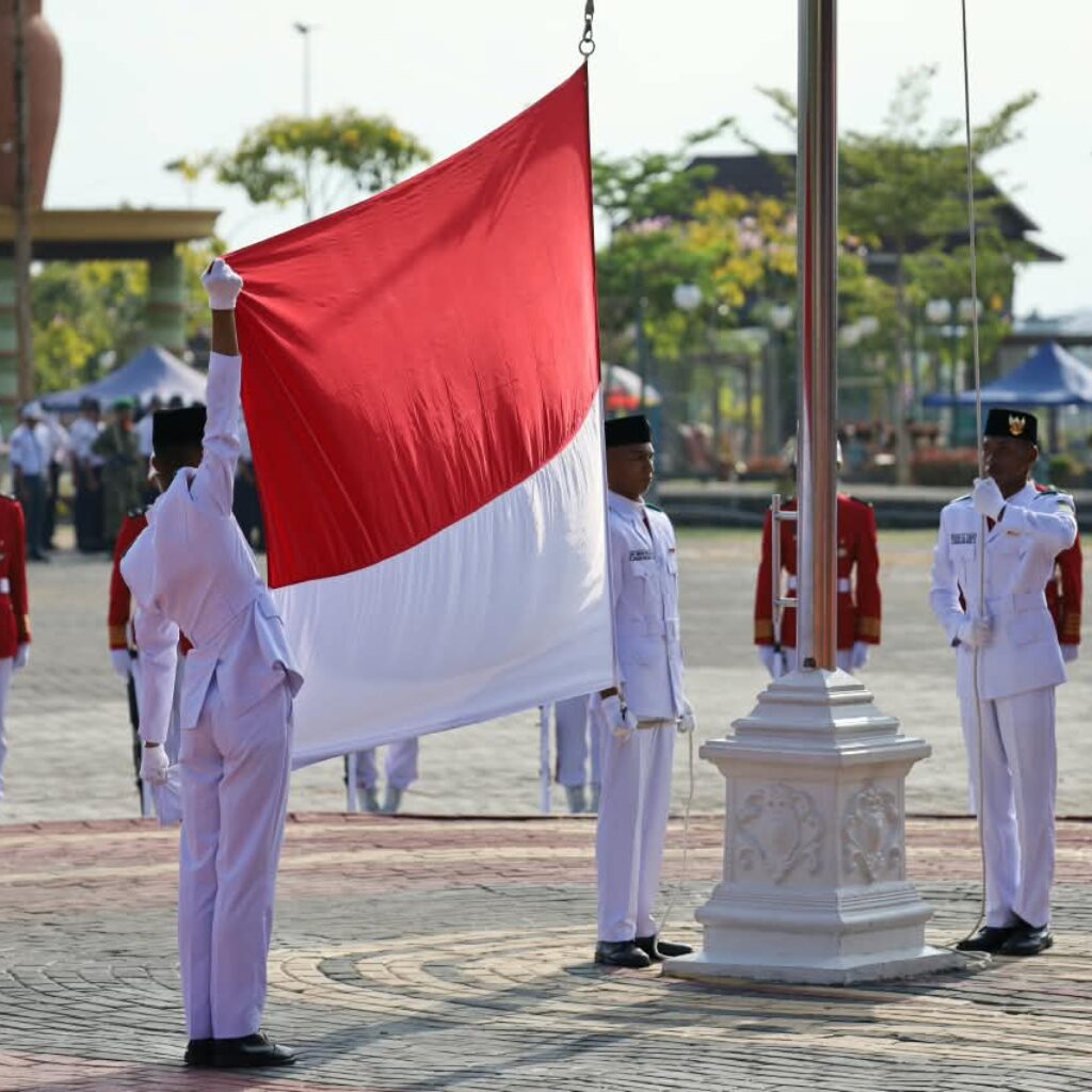Bupati PPU Apresiasi Kinerja Paskibraka pada Upacara HUT ke-81 RI