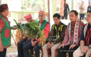 Kepala Adat Linggang Amer Dilantik, Bupati Frederick Edwin Ingatkan Pentingnya Jaga Nilai Adat