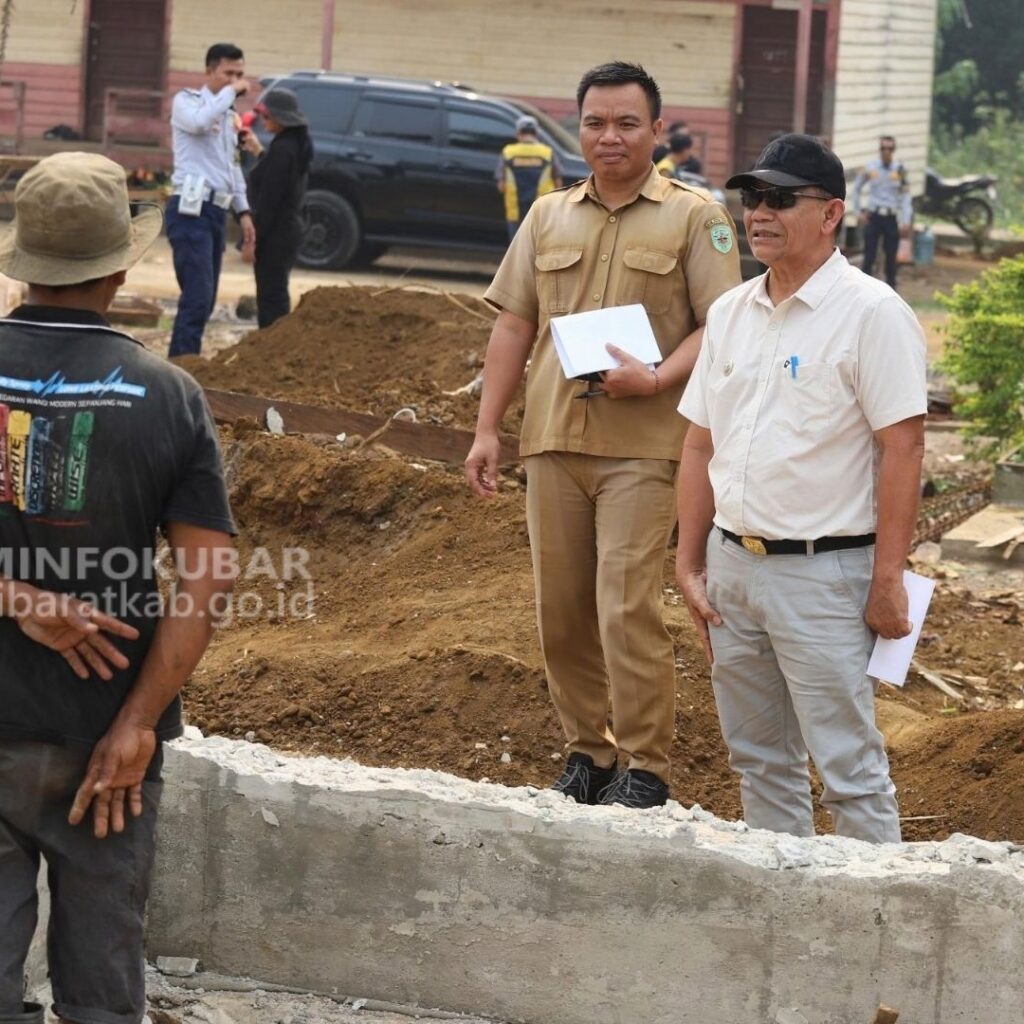 Tinjau Pembangunan di Sekolaq Darat dan Melak, Wabup Kubar Pastikan Progres di Lapangan
