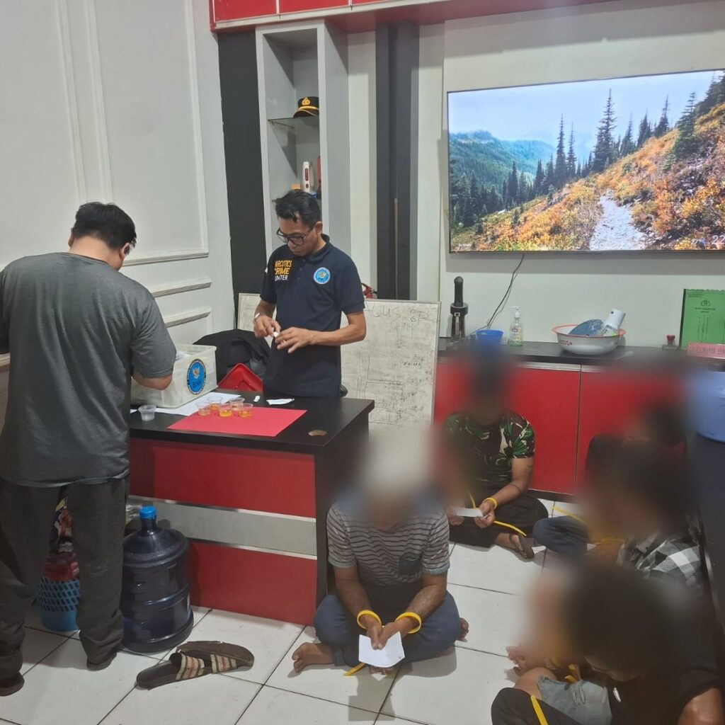 Patroli Gabungan Polres PPU dan BNK, 30 Poket Diduga Sabu Diamankan di Pasar Lama