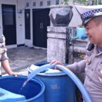 Penuhi Kebutuhan Masyarakat Saat Kemarau, Polres PPU Salurkan 6.000 Liter Air Bersih untuk Warga Giripurwa