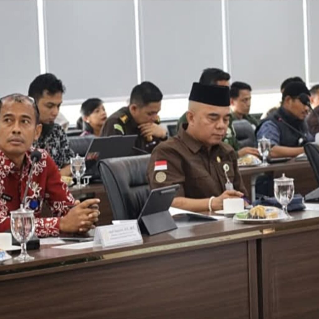Asisten II PPU Hadiri Rakor Tindak Lanjut Penertiban Bukit Tengkorak